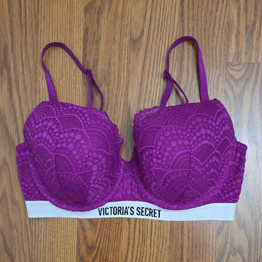 Victoria's Secret Magenta Lace Dream Angels Lightly Lined Demi Push-Up Bra/ 34D